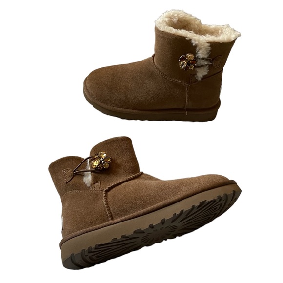 UGG Mini Bailey gem bootie - NWOB never worn! size 6. Bling bling 😻 - Picture 2 of 8